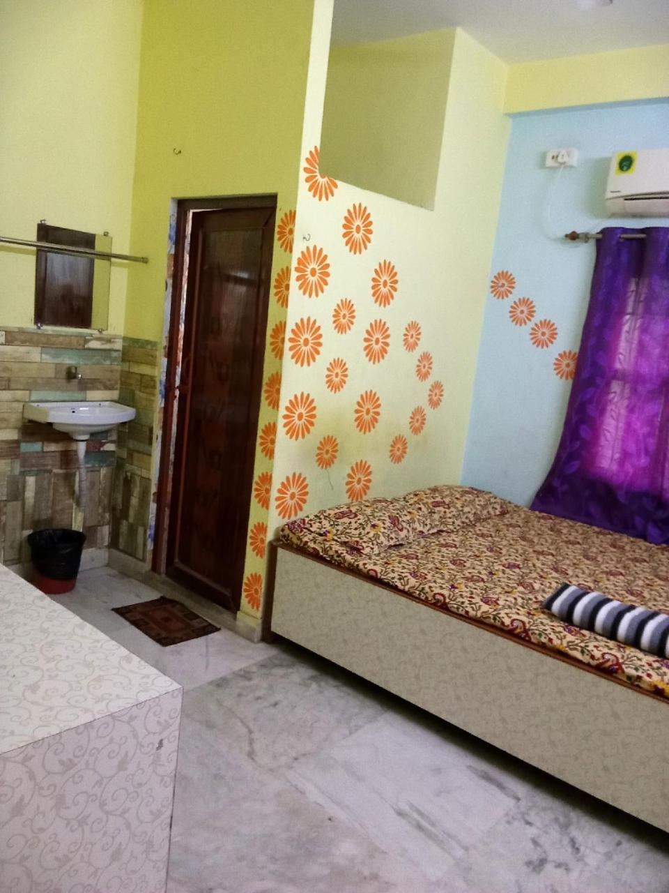 Amar Priya Guest House Kolkata Bagian luar foto