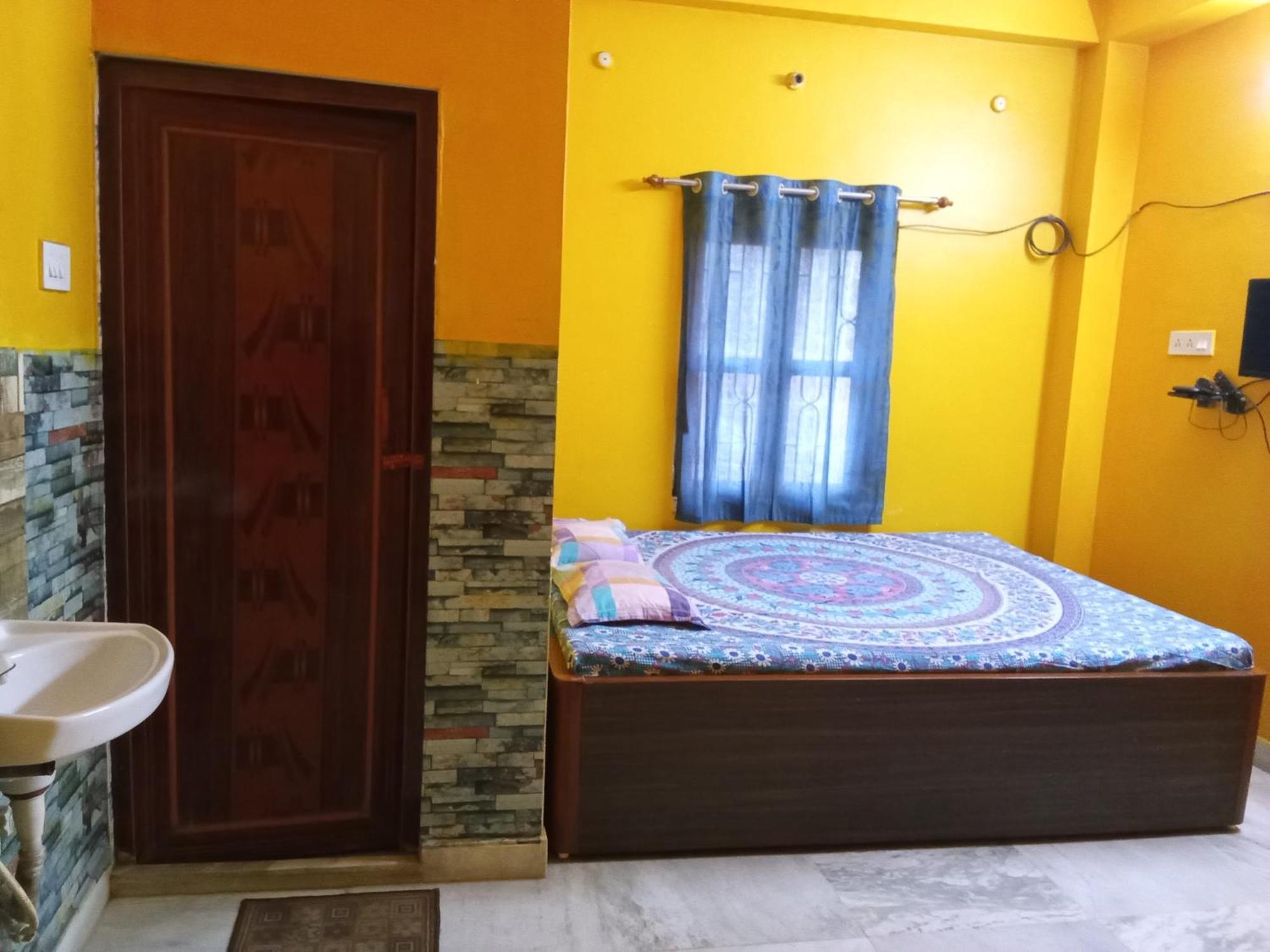 Amar Priya Guest House Kolkata Bagian luar foto